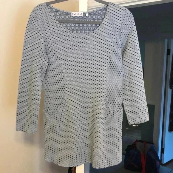 Habitat tunic top with side pockets. - Picture 1 of 7